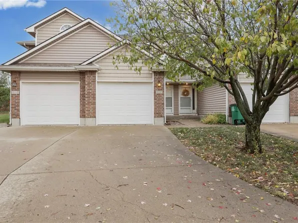 925 SW Peach Tree Ln, Blue Springs, MO 64064
