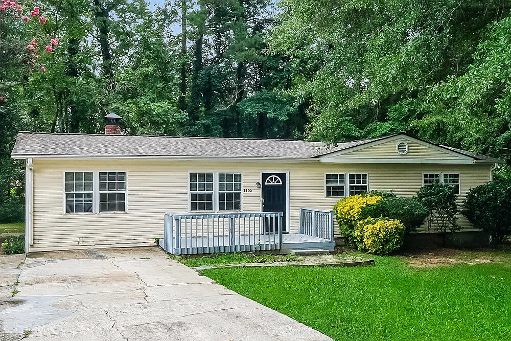 3 bed, 2.0 bath, 1344 sqft, $1,680 — Photo 3