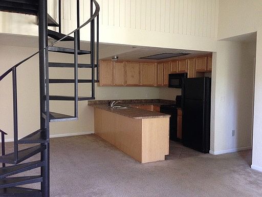 4th image of 4131 SW 31st Dr APT 203