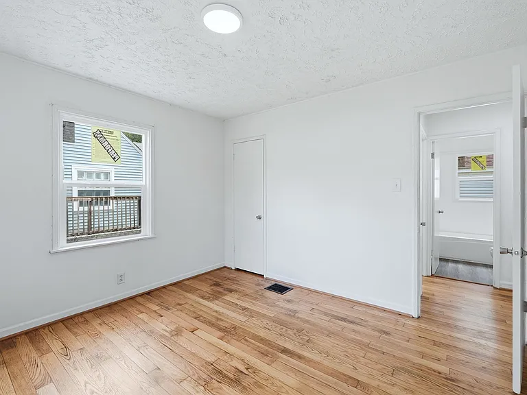 4705 E 35th St — Photo 16