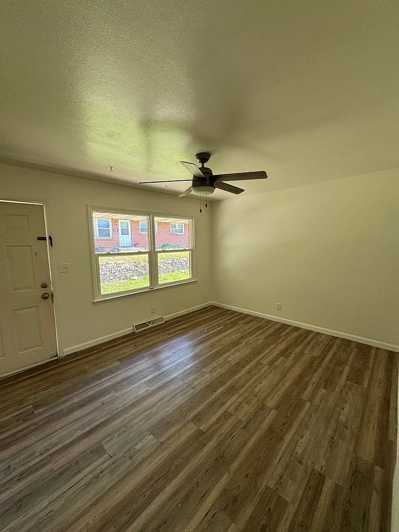 725 South 5th Street — Photo 1