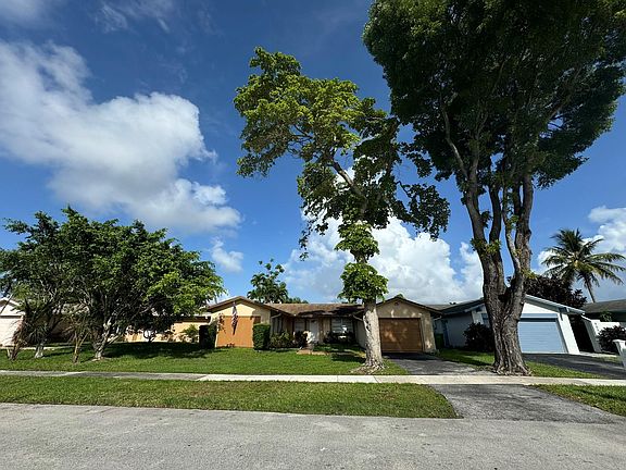 4th image of 4041 NW 93rd Avenue