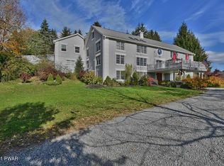 622 Gravity Hill Rd, Lake Ariel, PA 18436