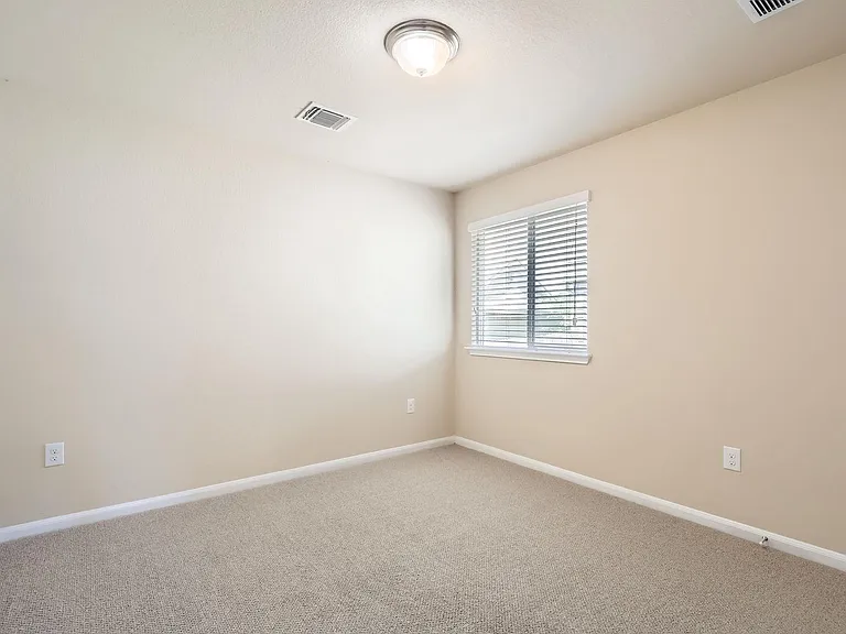 2108 Langdale Ln — Photo 9
