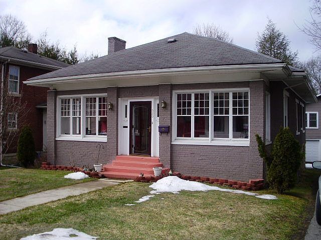 1st image of 520 Woodlawn Ave