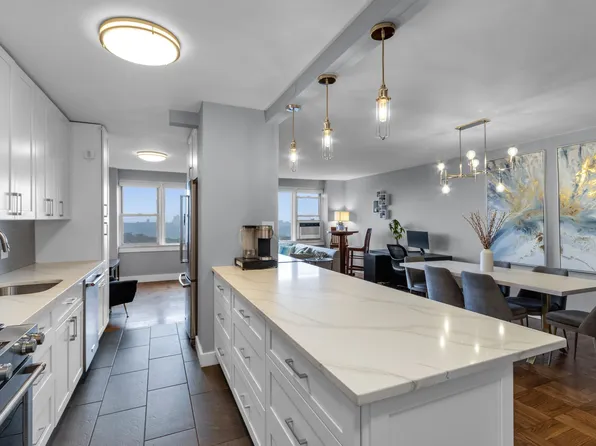 4555 Henry Hudson Pkwy W image 17 of 40