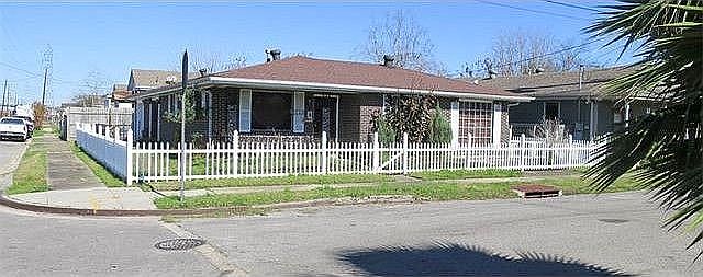 1st image of 3001 N Derbigny St