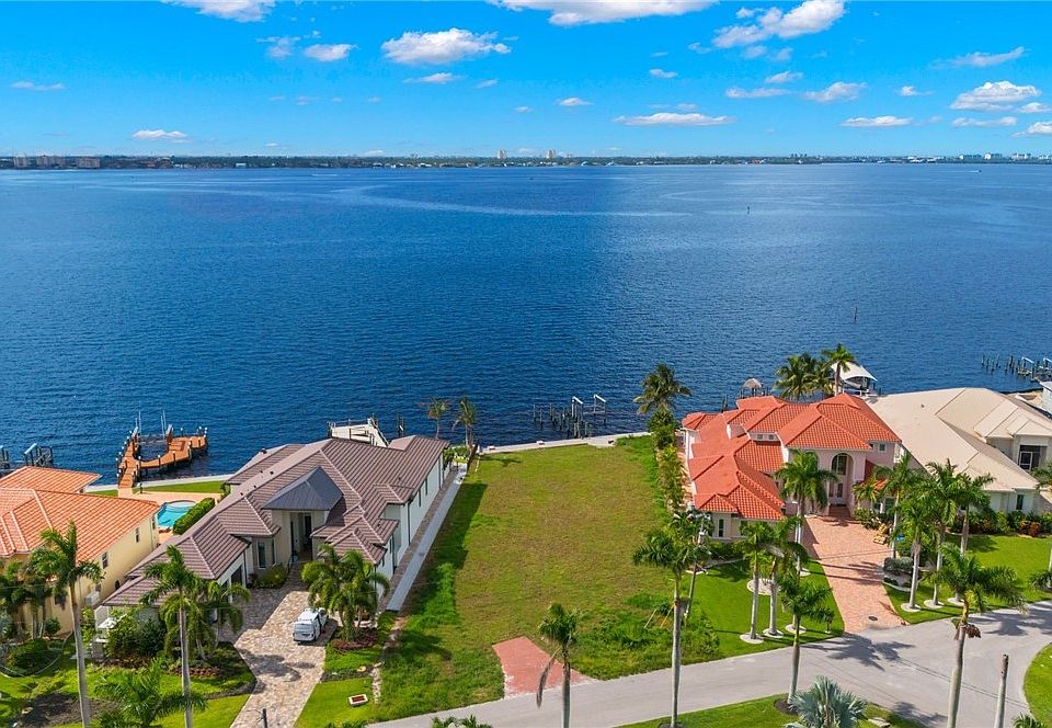 1st image of 304 Bayshore Dr
