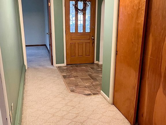 4th image of 67 Country Ln