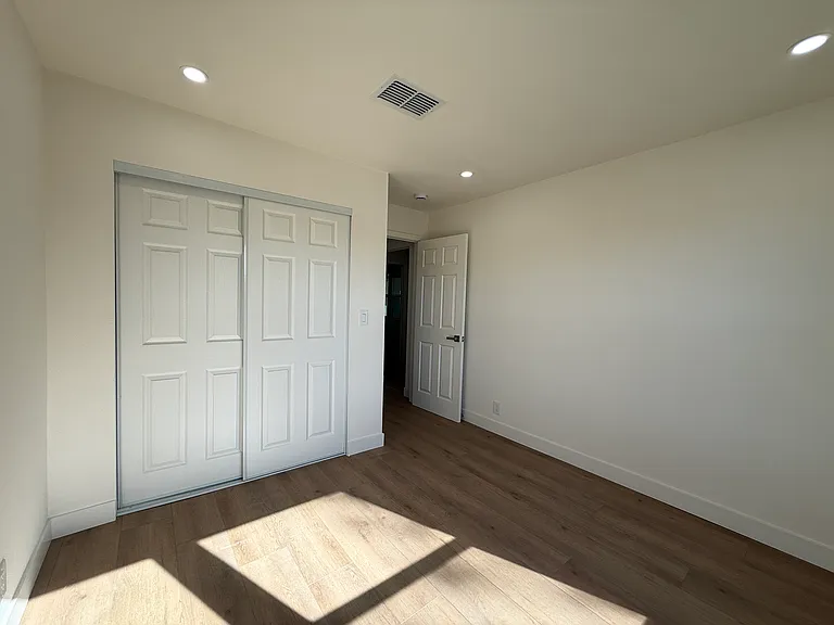 2465 Torrance Blvd — Photo 24