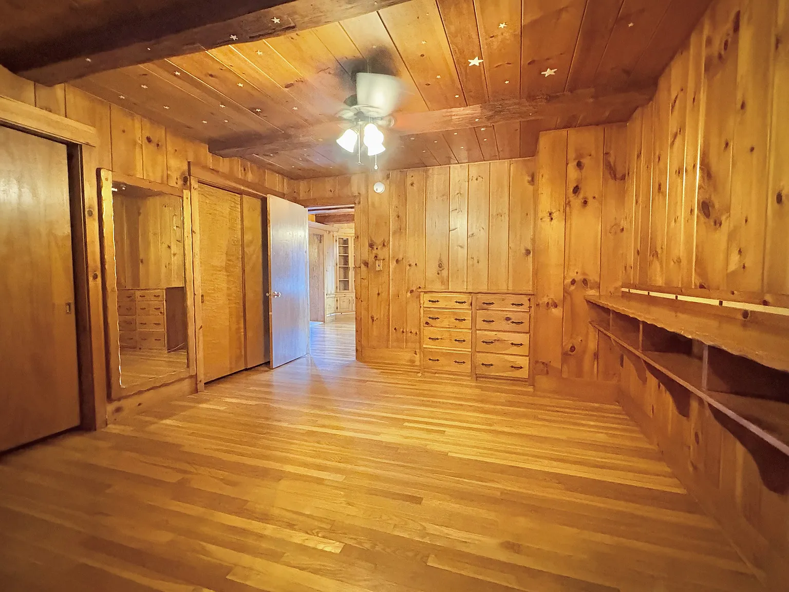 3 bed, 2.5 bath, 2500 sqft, $2,300 — Photo 3