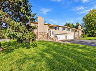 4492 Clover Ln, Eagan, MN 55122
