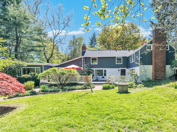16 Brookside Drive, Easton, CT 06612