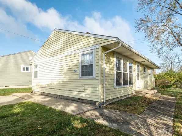 2549 Vale Dr, Dayton, OH 45420