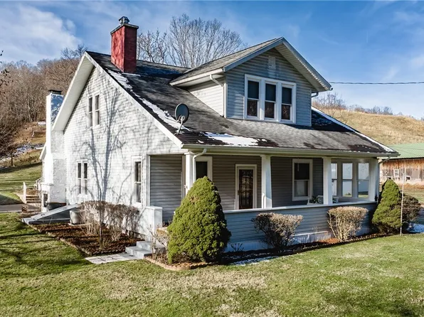 687 Mountain Dr, Pennsboro, WV 26415