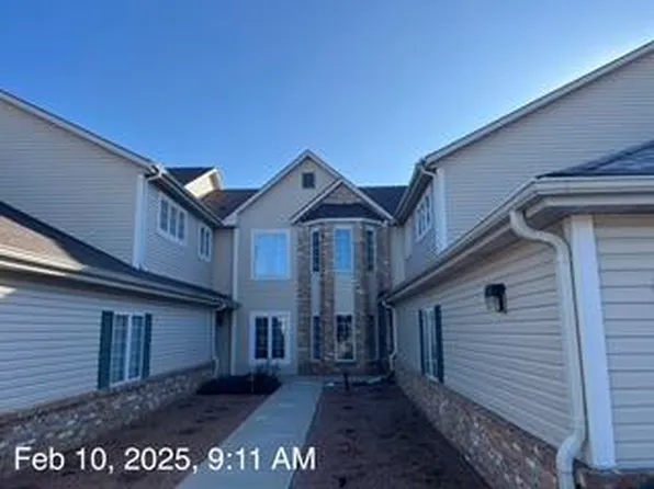 4589 South 124th STREET, New Berlin, WI 53151