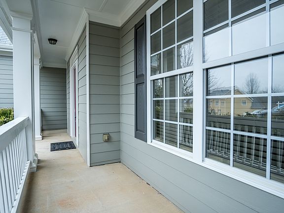 3rd image of 404 Abelia Ct