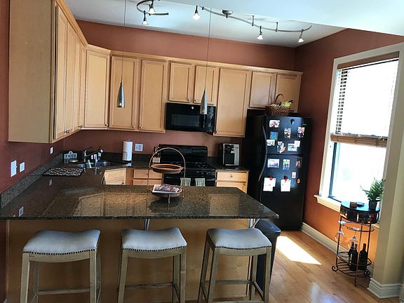 2nd image of 1654 W Wabansia Ave #2