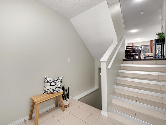 2nd image of 2422 Cassidy Way SW