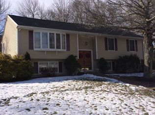 75 Meadow Lark Dr, Cranston, RI 02921