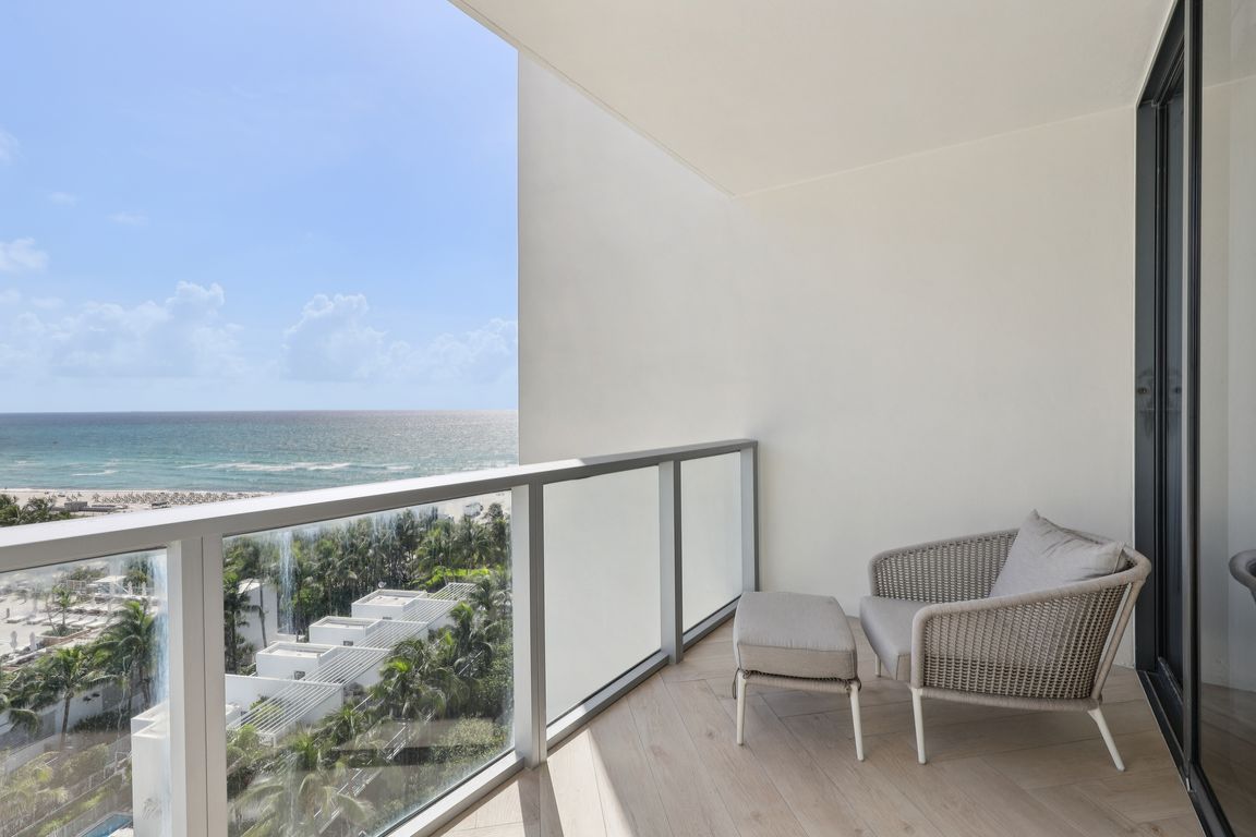 Collins Ave-1406-024.jpg