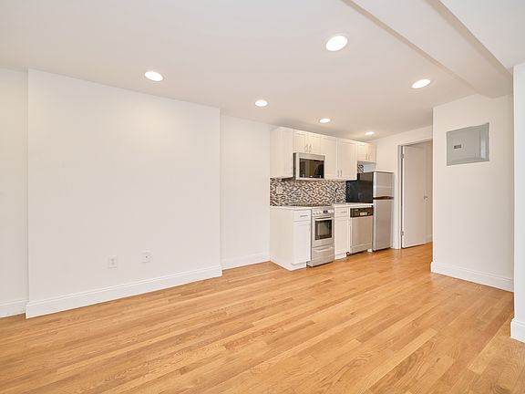 3rd image of 423 E 81st St #G