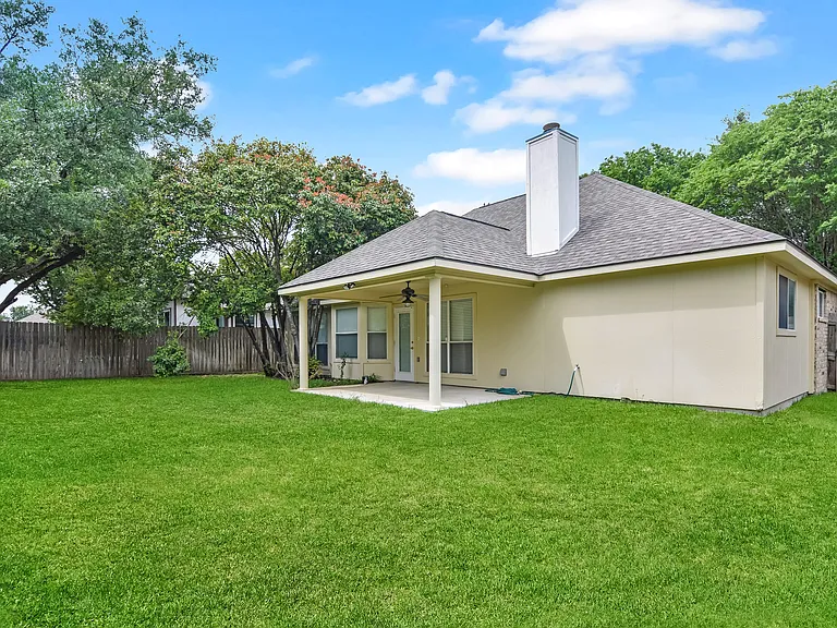 2511 Kingsbury Dr — Photo 20