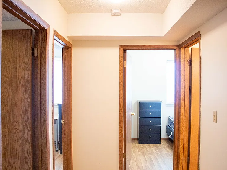 905 W Oregon St — Photo 32