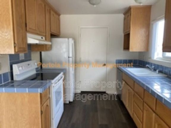 4th image of 644 Almond Dr