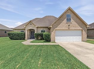 1103 Cypress Wood Dr, Orange, TX 77630