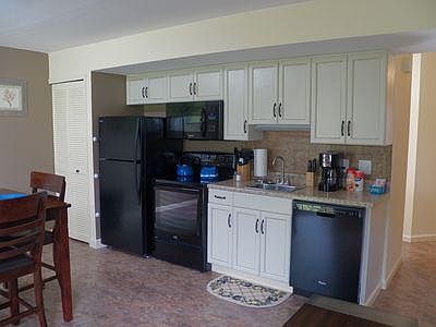 1st image of 560 Abby Ln APT 3