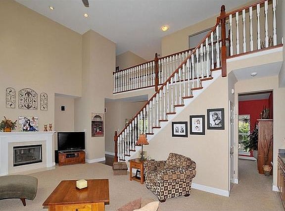 3rd image of 220 Spyglass Hill Dr