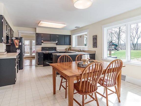 4th image of 823 Princeton Dr