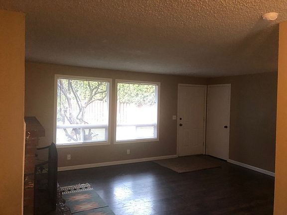 5th image of 14305 NE 15th Cir