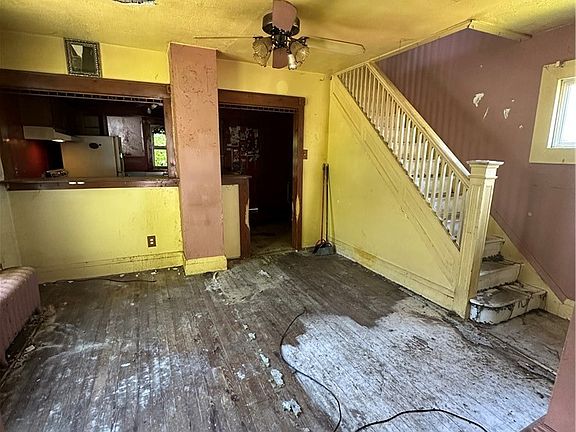 3rd image of 2961 McKoon Ave