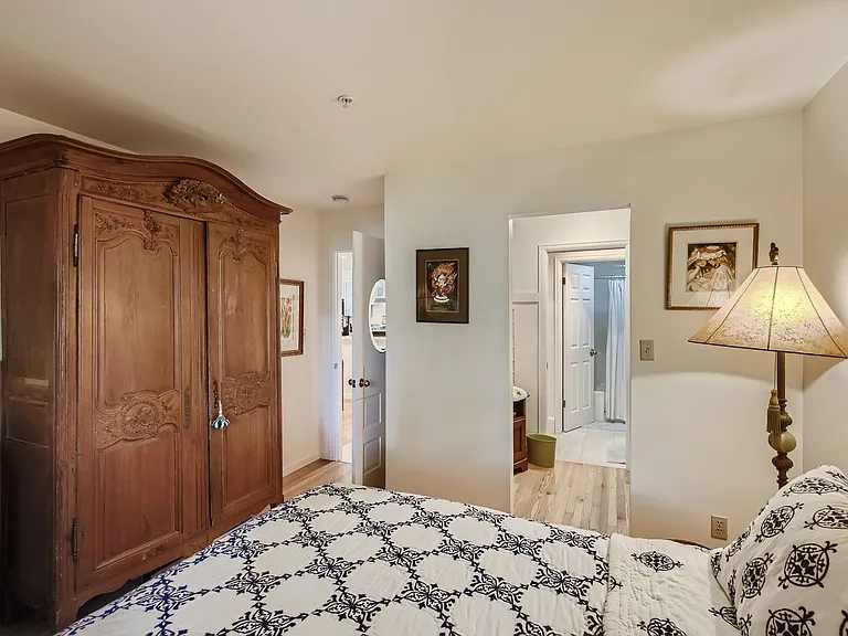 251 Pearl St #2 — Photo 4