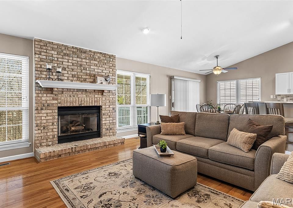 7225 Crystal Lake Ct, Saint Louis, MO 63129 | Zillow