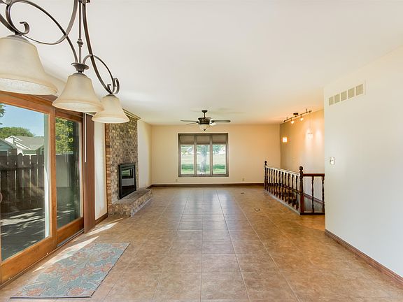 5th image of 2205 Dover Dr