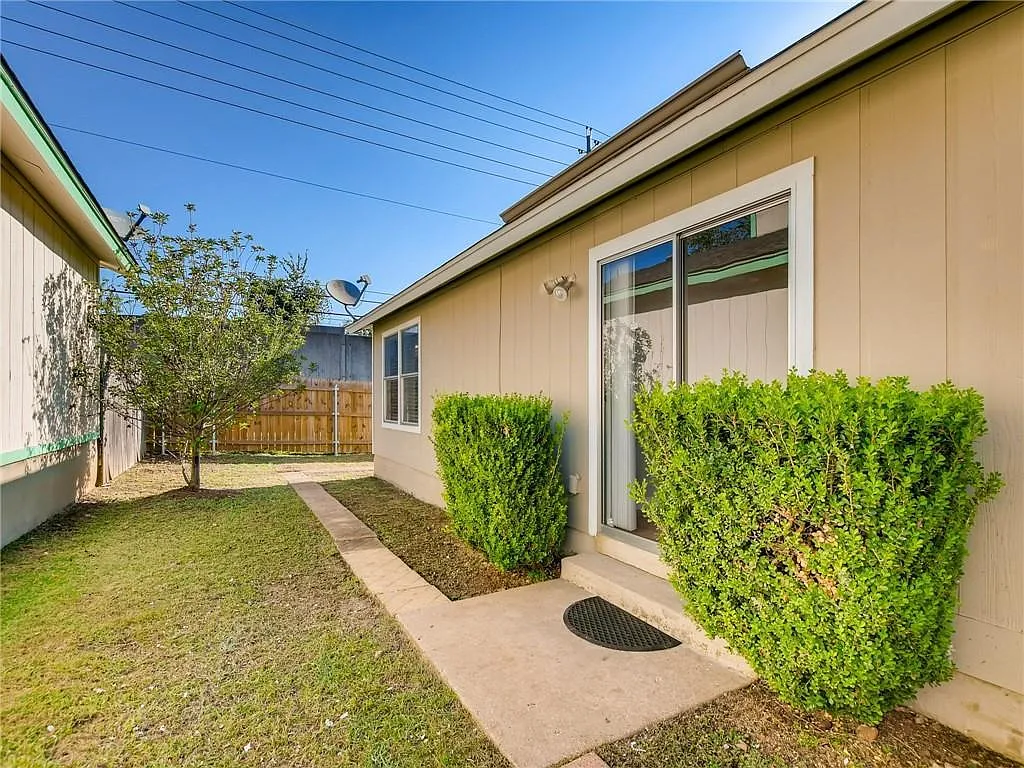 Building Photo - 13107 Pollard Dr