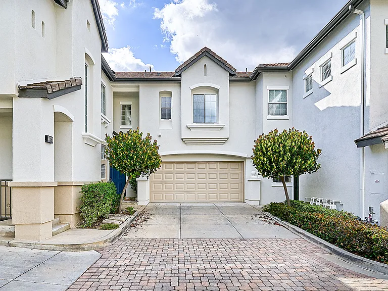 243 Seacountry Ln — Photo 1