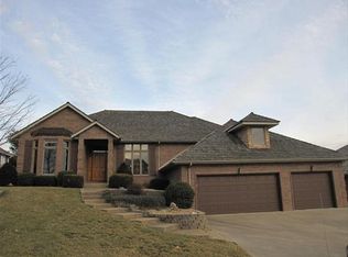 1112 N New Castle Ave, Springfield, MO 65802