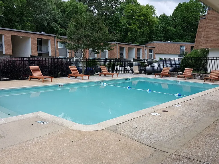 Vestawood Apartments - Vestavia Hills, AL — Photo 2