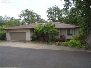 573 Charter Oaks Dr, Roseburg, OR 97471