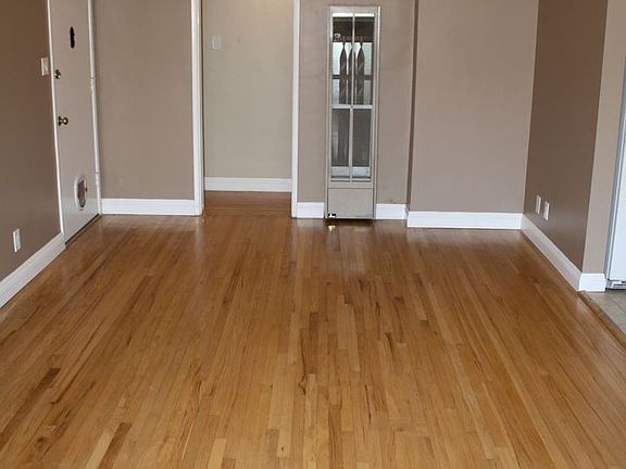 4th image of 1720 E 2nd St APT 6