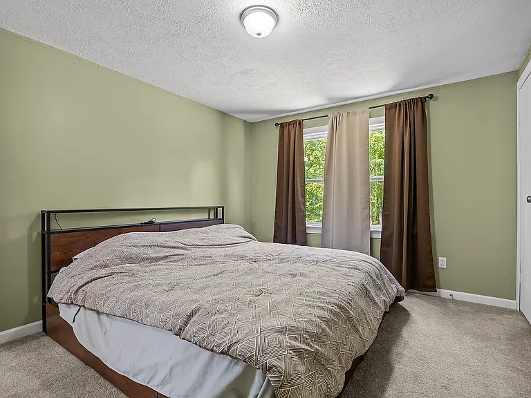 290 Thomas Cash Rd — Photo 14
