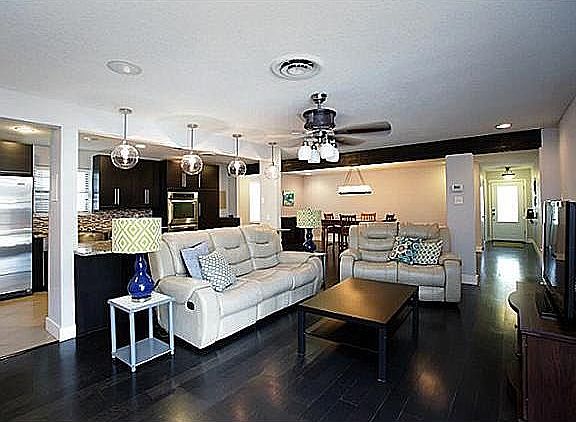 2nd image of 10434 Mapleridge Dr