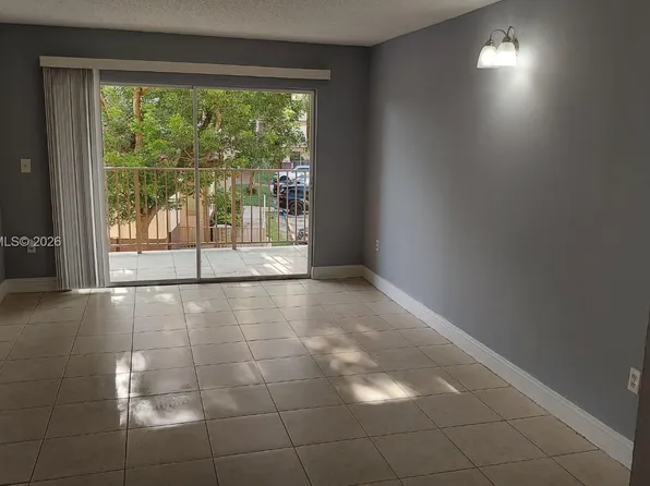 15231 SW 80th St APT 209, Miami, FL 33193