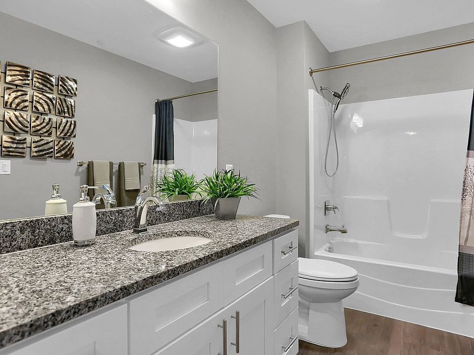 Hickory- 2 BR 2 BA