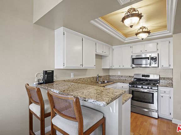 5th image of 22040 Gault St Unit 46
