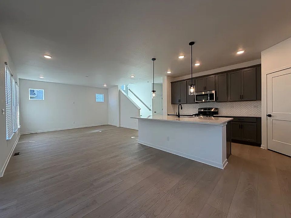 1st image of 21470 E 58th Ave